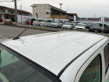 中古車という商品の特性ルーフには子キズや塗装しみ細かな凹み等があります