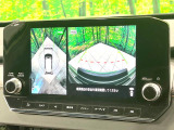 【マルチアラウンドモニター】専用のカメラにより、上から見下ろしたような視点で360度クルマの周囲を確認することができます☆死角部分も確認しやすく、狭い場所での切り返しや駐車もスムーズに行えます。