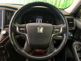 【純正革巻きステアリング】上質な革を使用することで、手にしっかり馴染みとても運転しやすいハンドルです♪