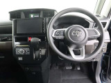 足元広々な運転席