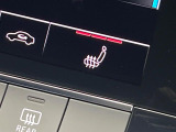 ●フロントシートヒーティング:運転席・助手席共に三段階で調節が可能なシートヒーターを装備しております。季節を問わず快適にご使用いただけます。