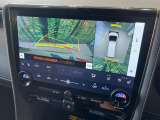【パノラミックビューモニター】専用のカメラにより、上から見下ろしたような視点で360度クルマの周囲を確認することができます☆死角部分も確認しやすく、狭い場所での切り返しや駐車もスムーズに行えます。
