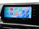【アップルカープレイ】iPhoneがBMW車両とワイヤレスで接続されます。Apple CarPlayでは、オーディオストリーミングやメッセージングアプリがディスプレイに表示されます。