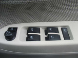 電動格納ミラーで、サイドのミラーの開け閉め楽々!!角度調整もバッチリできます♪♪