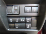パワースライドドアなど各機能のスイッチは運転席から操作ラクラク。