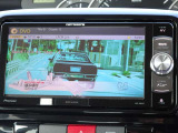 ダイハツ純正オプションのフルセグTVナビ付です。フルセグテレビ視聴、CD・DVD再生等が可能です。Bluetooth機能も付いておりますので、通話やスマートフォンから音楽を楽しめます。バックカメラ付。