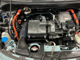 技術が詰まったエンジンルームもご覧の通りピカピカにクリーニング済みです。ハイブリッドなのでお財布にも環境にも優しいです。