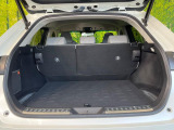 普段のお買い物や通勤、送迎等に十分な荷室スペースを確保しております。セカンドシートを倒すと、大きな荷物の積載も可能です♪
