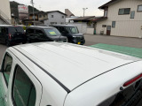 中古車という商品の特性ルーフには子キズや塗装しみ細かな凹み等があります