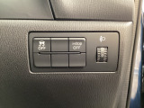 各種機能の切替スイッチは運転席パネル下に集約されています。任意で切り替え可能なため状況に合わせてお使いください。