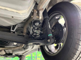お車を安心してお乗りいただく為には、足回りの定期点検が欠かせません。サービスサポート(有償保証)では無料点検もご提供しており、安心のカーライフをお過ごしいただけるサポート体制が整っています。