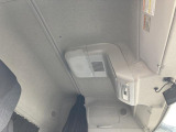 車内は広々ハイルーフです。