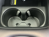 ドリンクホルダー/小物入れにもなって便利です