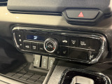 【オートエアコン】車内温度を快適に保ちます。