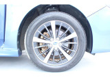 タイヤサイズは205/55R16 純正アルミホイール装着です!