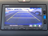 バックモニター付きで、車庫入れやバック時の後方確認をサポート。