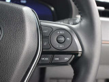 レーダークルーズコントロール作動時に車線維持に必要な運転操作の支援を行う「レーントレーシングアシスト(LTA)」を搭載しています。