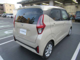 斜め後ろから見てもスタイリッシュなデザイン。