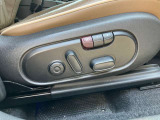 電動フロントシート(運転席メモリー機能付き)