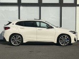 BMWを熟知したメカニックによる、360度の納車前点検。ドイツ本国と同様の教育・訓練を受けたメカニックが徹底的に点検、整備した後にお客様にお引渡しします。