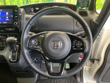 【純正革巻きステアリング】上質な革を使用することで、手にしっかり馴染みとても運転しやすいハンドルです♪