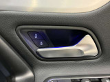 メモリー付き電動シートも装備されておりますのでシート位置を3パターン記憶できます。