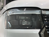 LEDヘッドライトは、点灯の瞬間から最大光量を発揮し、突然暗くなるトンネルなどでの安定感を高めます。