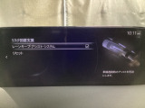 ハンドル操作をアシストすることにより車線からの逸脱回避を支援します。
