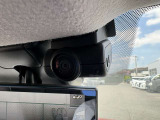 最近では付いてる車も多くなってきました。中古車ではまだまだ付いていればラッキーなドライブレコーダーです♪