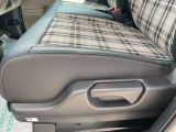 【助手席シート】試乗車上がりで使用感も少なく、シート状態良好です!