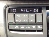 運転席と助手席の温度設定の変更が可能な左右独立タイプのデュアルエアコンです♪♪♪暑がりな人・寒がりな人も誰もが車内を快適にお過ごしいただけます♪♪♪(ステップ)