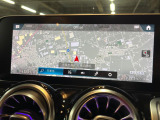 ●純正ナビ:一体感のあるナビは、高級感ある車内を演出してくれます。オーディオ機能も充実しておりますので、運転もより楽しめます♪