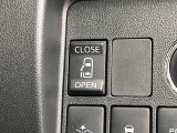 【パワースライドドア】スマートキーや運転席のスイッチでスライドドアの開閉が可能♪電動だから力を入れてドアを開ける必要が無く、小さいお子様でも、重い荷物を持っている時もラクに開け閉めできます♪