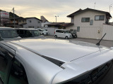 中古車という商品の特性ルーフには子キズや塗装しみ細かな凹み等があります