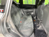 コンパクトカーですが、セカンドシートは十分な広さがあり快適にお乗りいただけます♪シートを倒して大きな荷物を積んだりと、用途の幅が広い1台です。