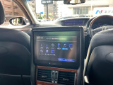 【後席モニター】家族や友人とお出かけする機会が多い方に大人気の後席モニターを装備!見やすい位置に画面がありテレビやDVDの視聴も快適!友達もお子様も、後席にしか乗らなくなるかも??