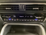 運転席と助手席にはシートベンチレーションも完備。シートと背中の間のこもり熱を吸い込んで換気できます♪