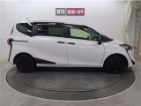 納車前にしっかり点検してお渡ししております。全店舗サービス工場も併設しております。納車後も安心してお任せ下さい。