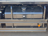 燃料タンクは400Lです。