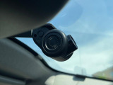 【ドライブレコーダー】ドライブレコーダー装備!走行中はもちろん、あおり運転や事故に遭遇した際、映像で記録し、万一のリスクに備えます。※記録用SDカードはお客様ご自身でご準備いただく必要があります。