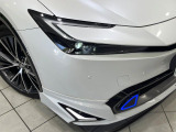 【LEDヘッドライト】悪天候や夜間走行時も良好な視界を確保し安心して運転できる高輝度LEDヘッドライトを装備!点灯速度が早く、消費電力も抑えられています。