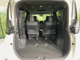 普段のお買い物や通勤、送迎等に十分な荷室スペースを確保しております。セカンドシートを倒すと、大きな荷物の積載も可能です♪