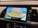 【バックカメラ】リバースにするだけで映ります、後方の安全確認や、狭い駐車場での車庫入れ、雨の日や夜間など視界の悪い時に便利です!安全にバックする為には欠かせない装備です。