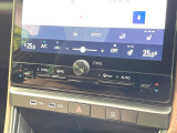 【ステアリングヒーター】冬場に冷たくなりやすい革巻きステアリングを、スイッチ一つで素早く適温に!エアコンよりも早く温まってくれるので、寒い日の運転も快適になりますね♪
