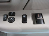 前席パワーウィンドウ運転席側オ-ト機能付助手席側操作機能を止めるスイッチ付