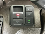 パーキングブレーキはスマートな電子制御式と合わせて渋滞時等にブレーキペダルから足を離しても停車状態を保持してくれるオートブレーキホールド機能で運転が楽になります。スタートはアクセルペダルを踏むだけ