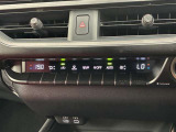 デュアルエアコンとは、運転席と助手席で、個別に温度設定ができる機能です。気温の感じ方は、人それぞれ違うもの。乗る人に優しい機能ですね。