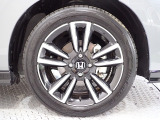 アルミホイールは安心のホンダ純正!車のデザインにもマッチしています。