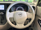 インテリアに合わせたデザインのステアリングは、運転される方のことも考え、運転しやすい形状、大きさです。是非一度、実際に触ってお確かめください。