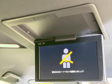 【フリップダウンモニター】大画面モニターで後席でもエンタメをお楽しみいただけます。小さなお子様にも大人気の装備です♪